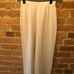 Pink high waisted elegant pant.